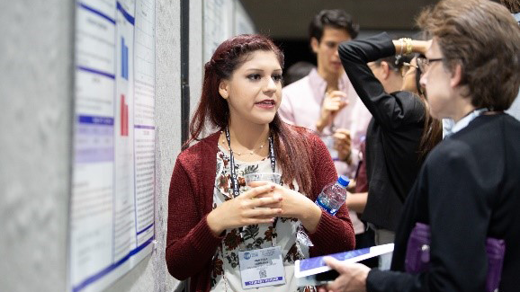 Neuroscience 2018 poster presenters sharing their work with other attendees